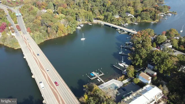 view of backyard with wooden floor