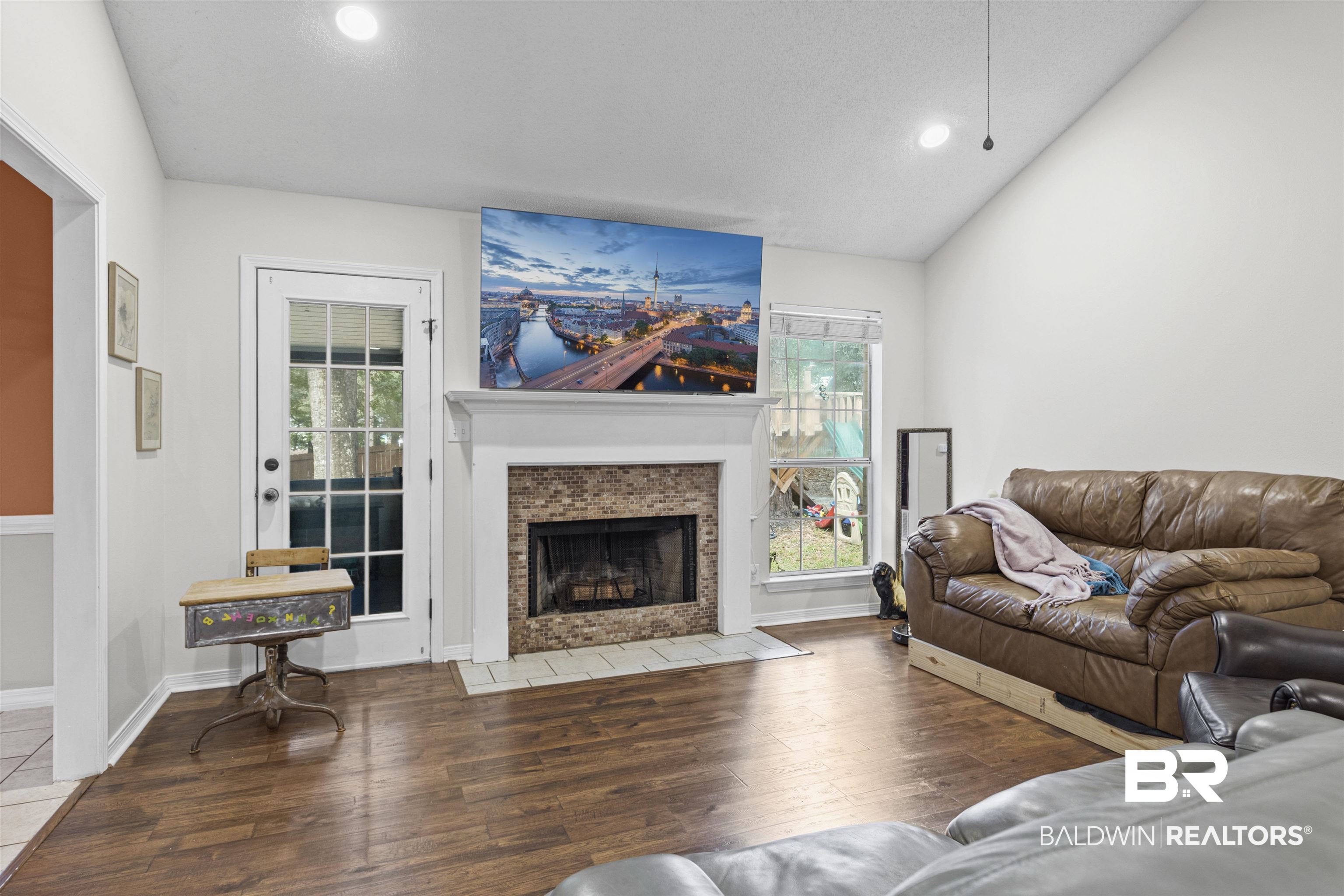 251 Montclair Loop Daphne, AL 36526 - Photo 3 of 25 Gallery Image 3