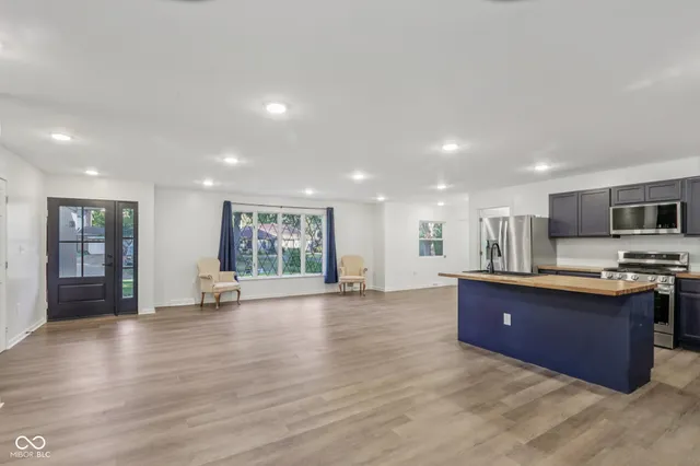 $408,000 | 3215 Kenilworth Drive, Indianapolis, IN 46228