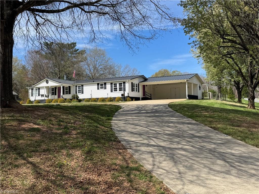 3932 Piney Mountain Road Walnut Cove, NC 27052 - Photo 3 of 50