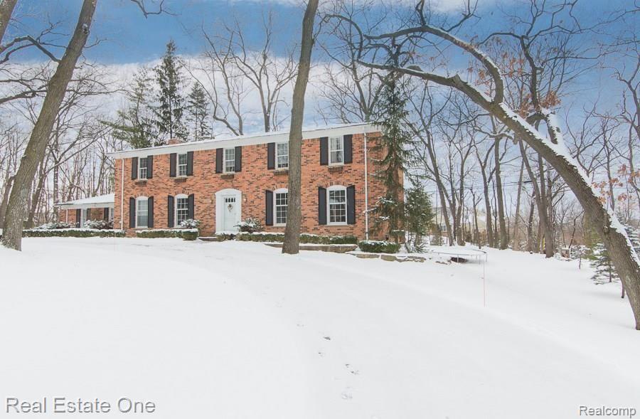 695 Apple Hill Lane Rochester, MI 48306 - Photo 2 of 28 _OL_6349-Edit-applehill_4.jpg