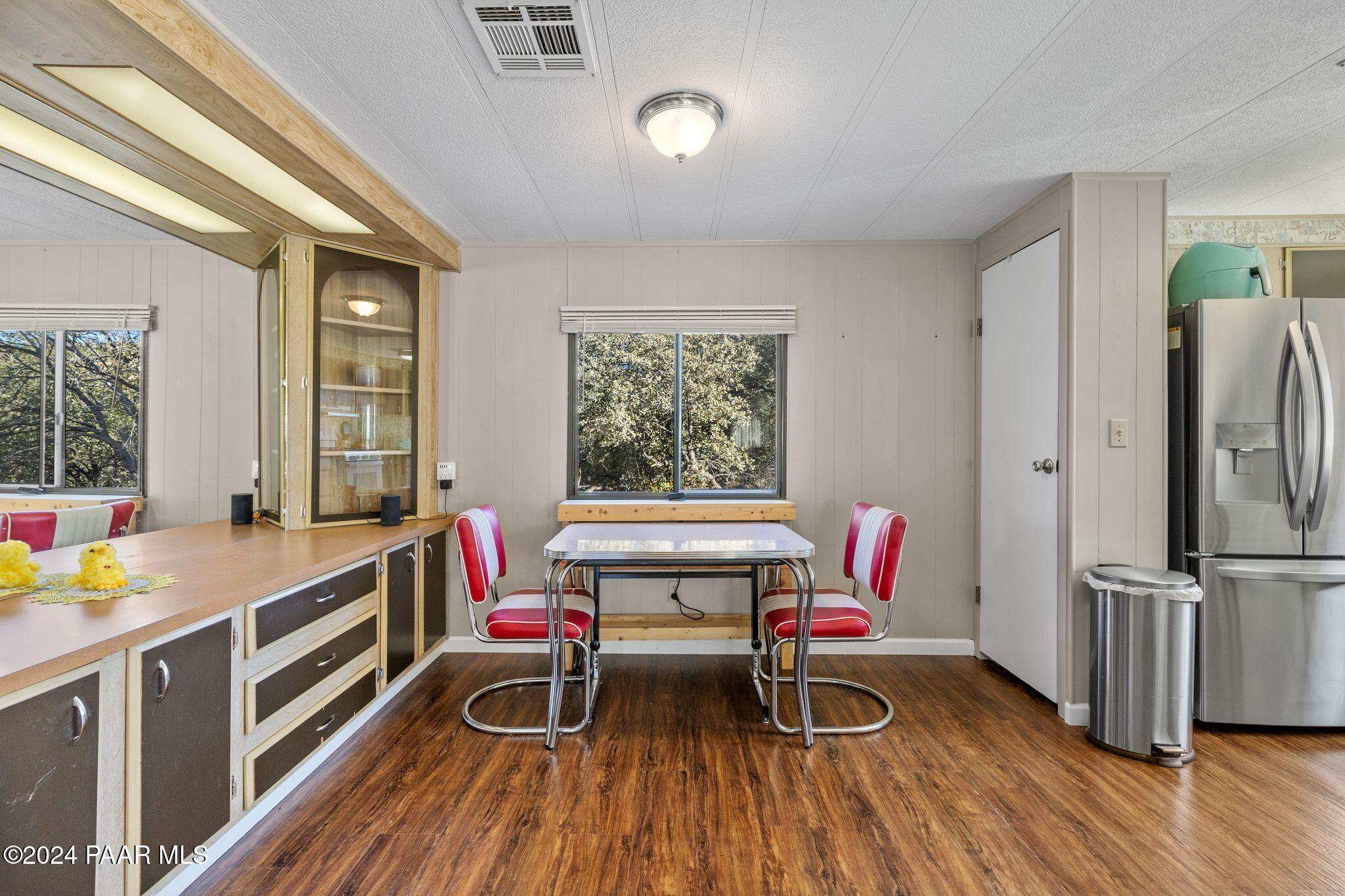 1538 Private Road Prescott, AZ 86301 - Photo 12 of 42 DINING