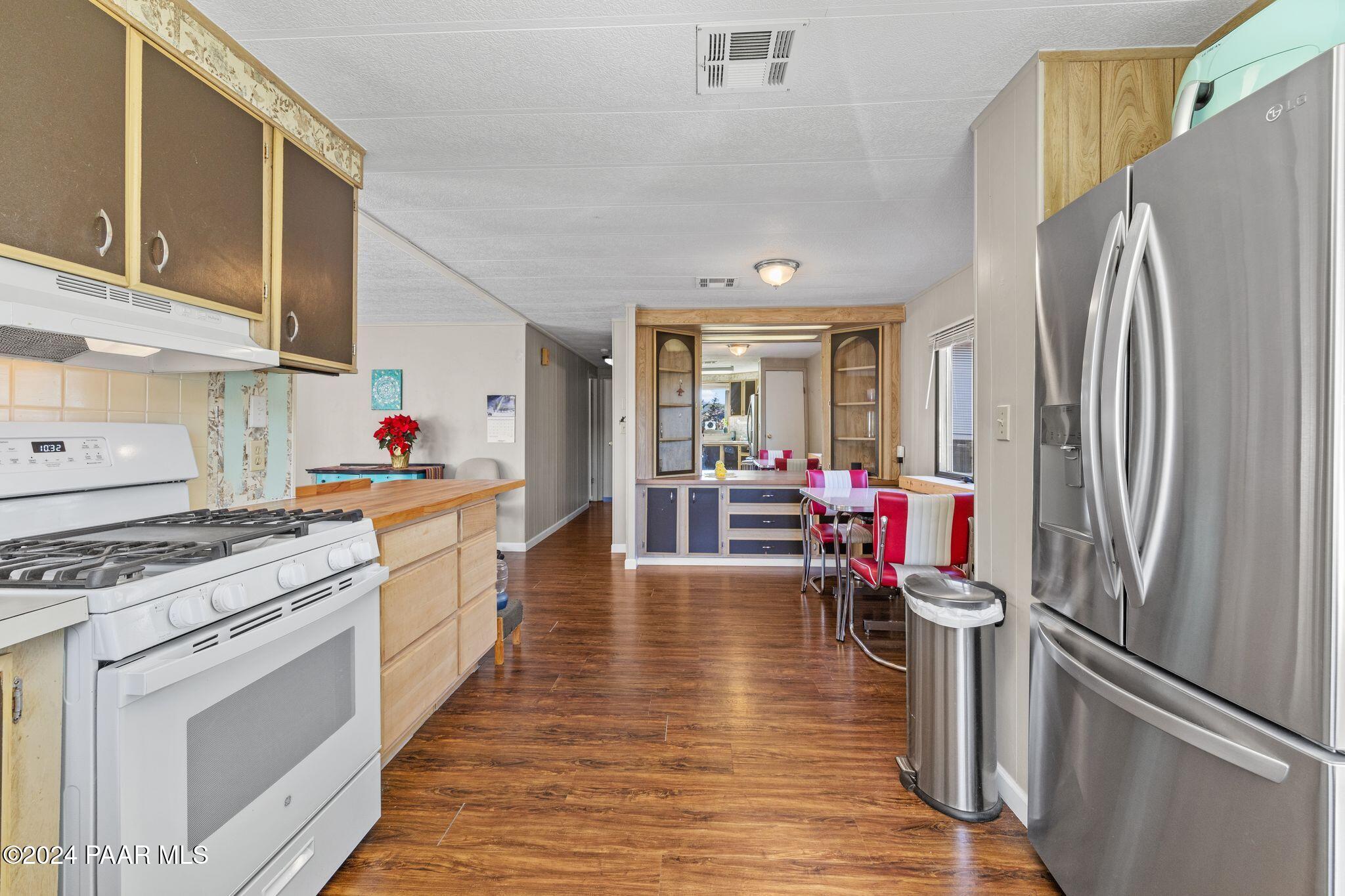 1538 Private Road Prescott, AZ 86301 - Photo 16 of 42 KITCHEN