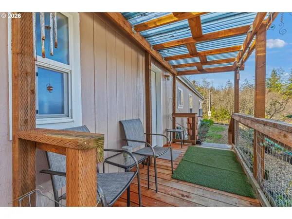 $275,000 | 93720 Adams Lane, Coos Bay, OR 97420