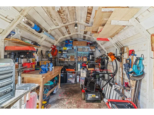 $275,000 | 93720 Adams Lane, Coos Bay, OR 97420