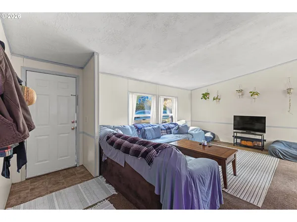 $275,000 | 93720 Adams Lane, Coos Bay, OR 97420
