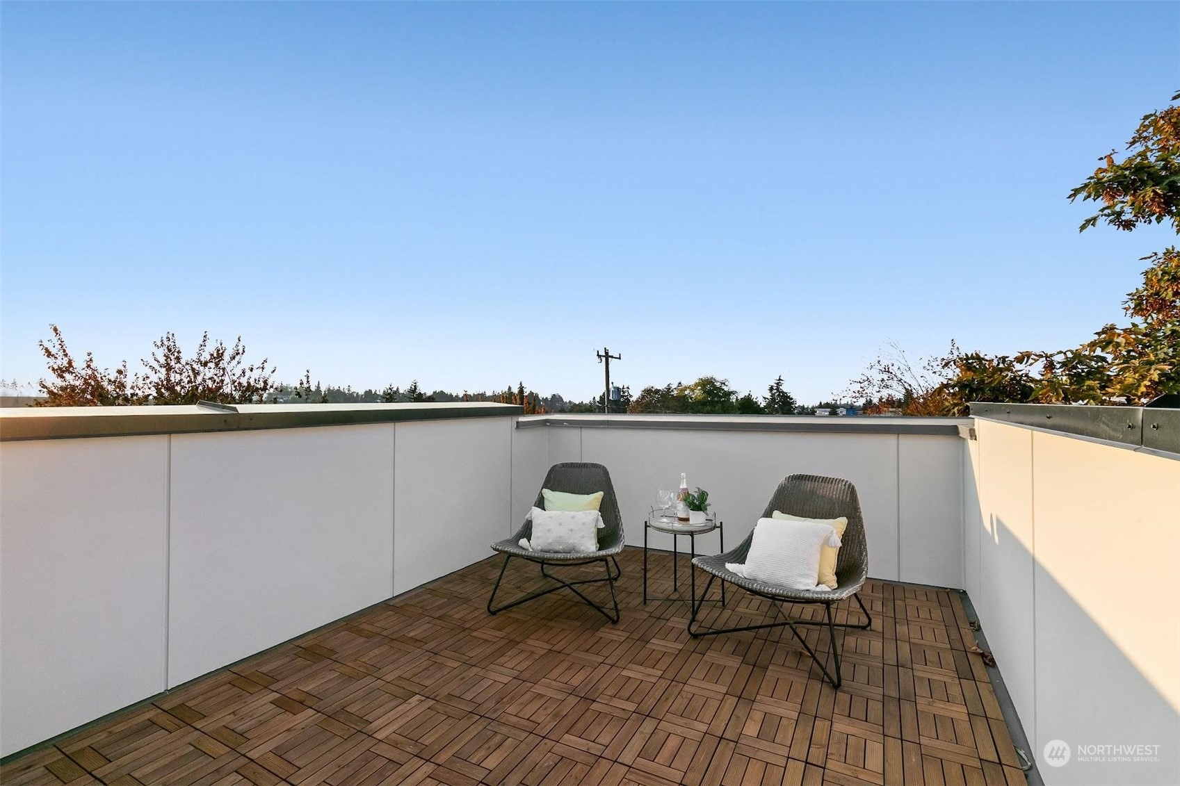 10148 Holman Road Northwest Seattle, WA 98133 - Photo 21 of 38 a view of sitting area in balcony