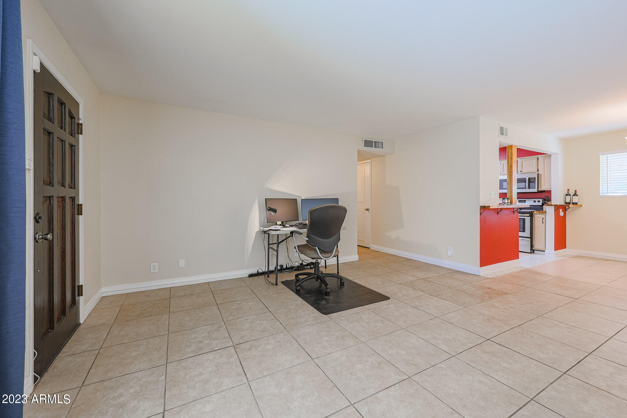 5550 North 12th Street, Unit 24 Phoenix, AZ 85014 - Photo 11 of 20 Living Room