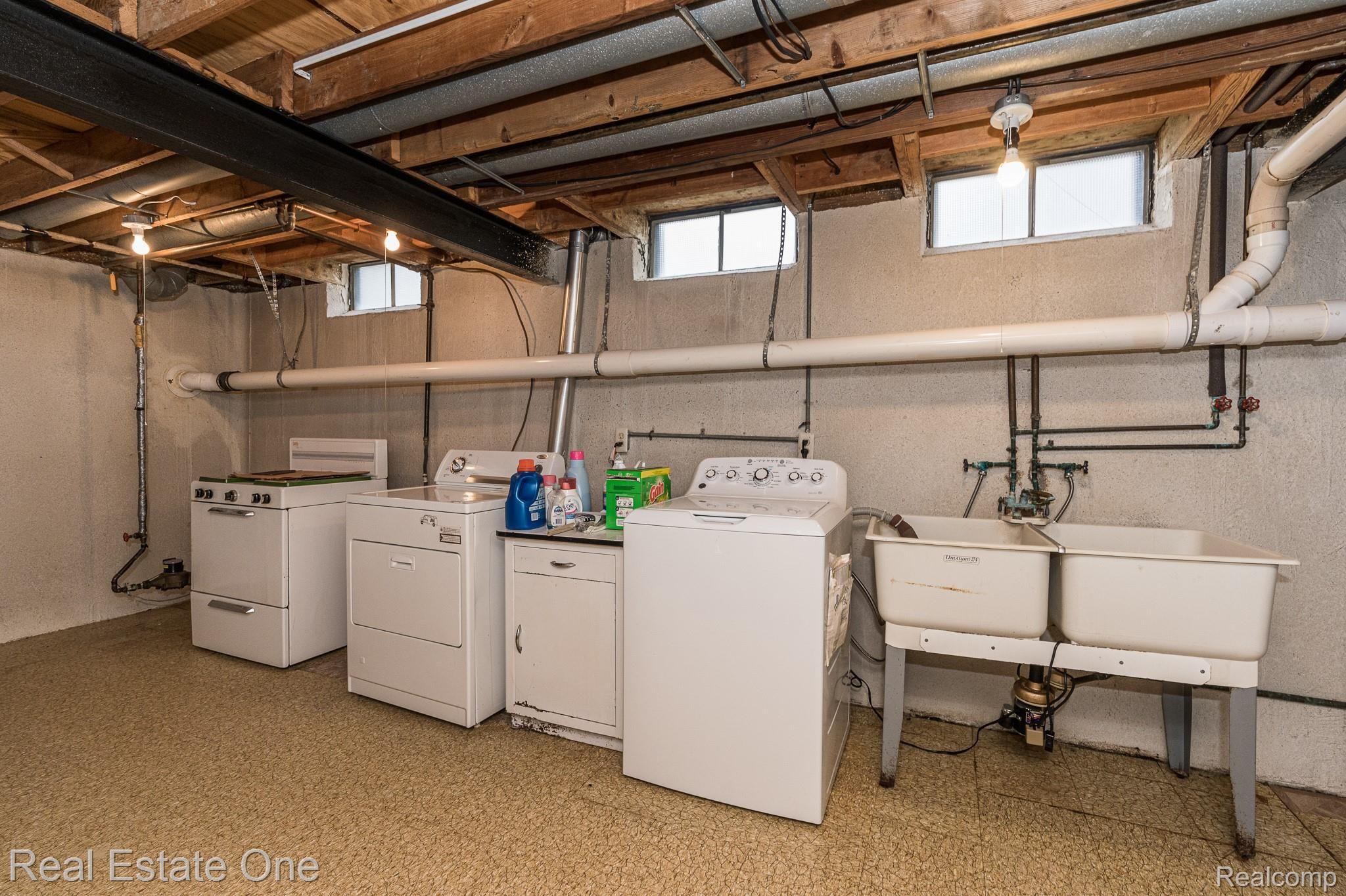 5245 Aintree Road Rochester, MI 48306 - Photo 33 of 42 2nd laundry area.