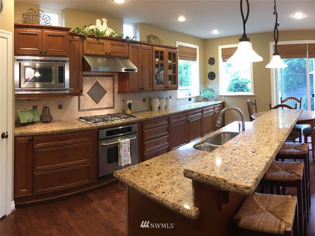 4824 Northeast 1st Street Renton, WA 98059 - Photo 8 of 22