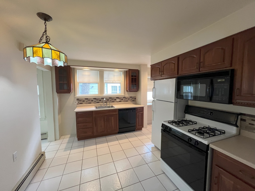 19 Maple Street, Unit 19 Newton, MA 02466 - Photo 3 of 30