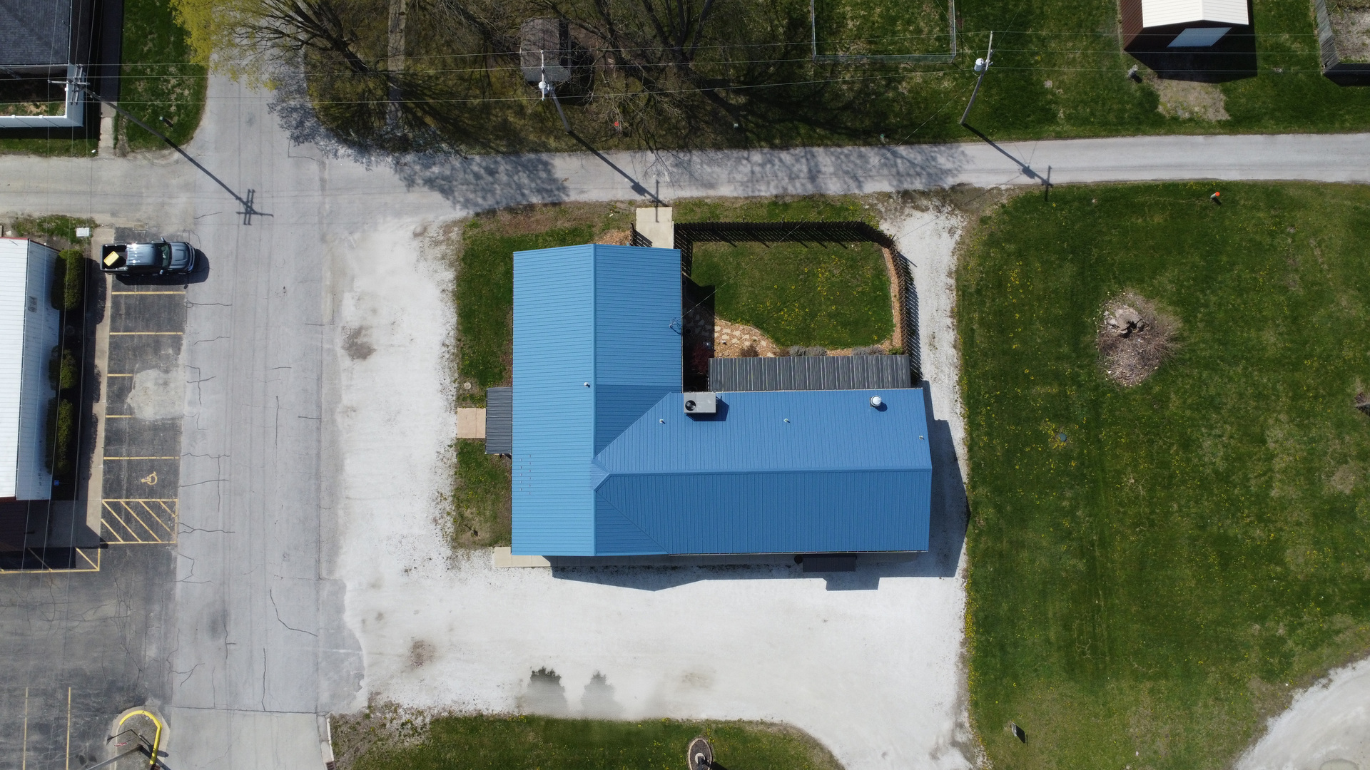 201 Main Street Crescent City, IL 60928 - Photo 12 of 65 an aerial view of a house with a yard