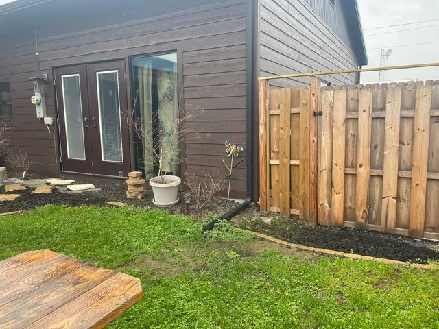 $297,900 | 201 Main Street, Crescent City, IL 60928