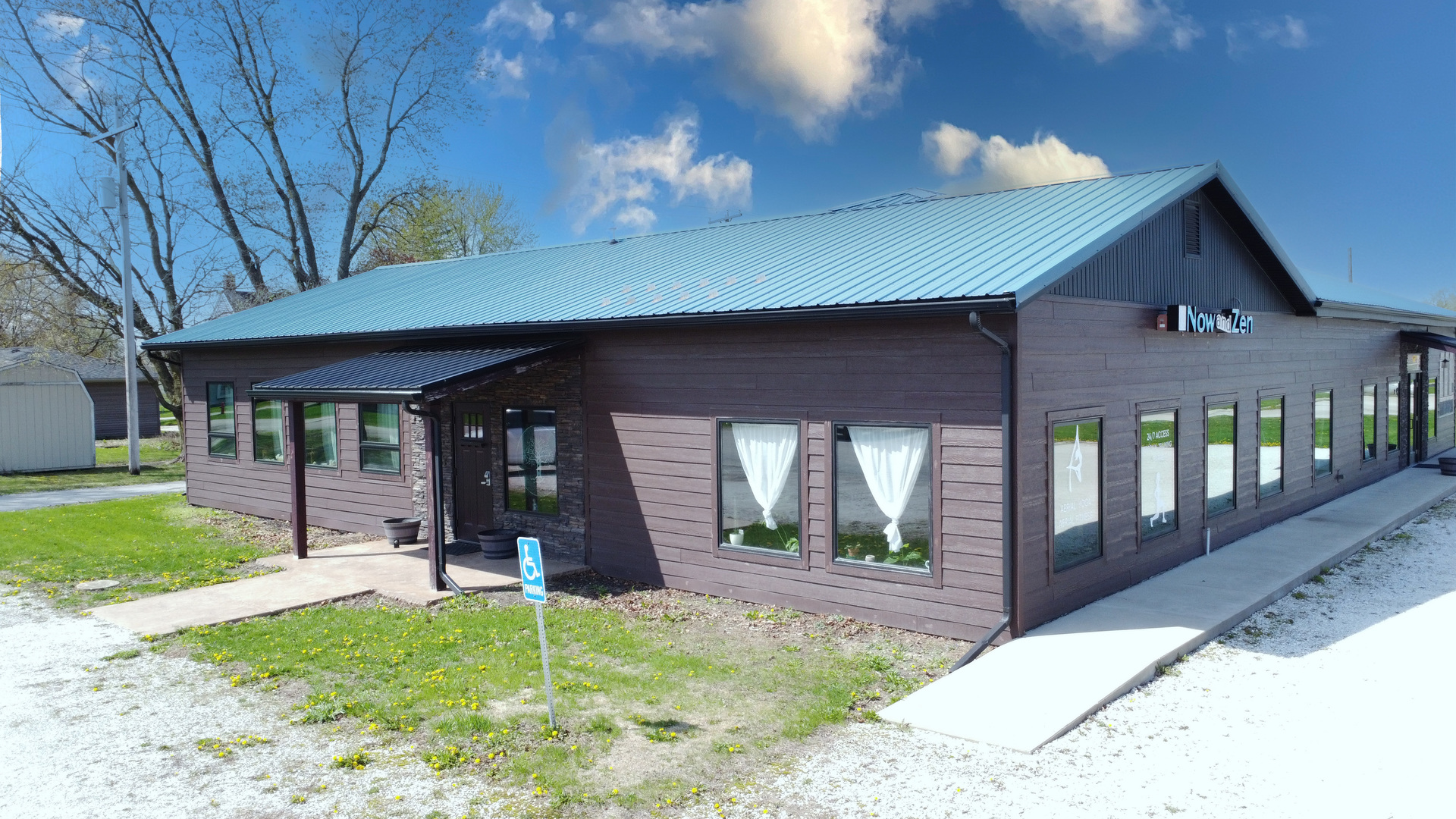 201 Main Street Crescent City, IL 60928 - Photo 6 of 65 a view of a house with a porch and a yard