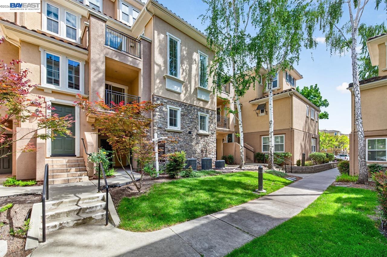 3391 Monaghan Street Dublin, CA 94568 - Photo 4 of 57