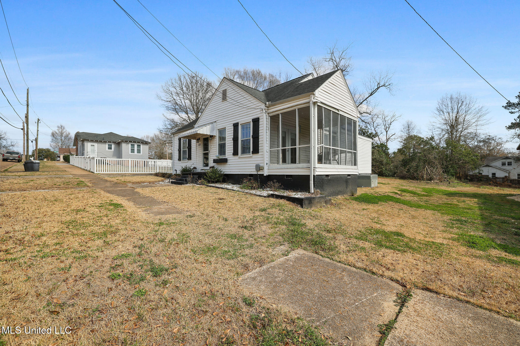 415 South 5th Street McComb, MS 39648 - Photo 3 of 21 CE4A1843