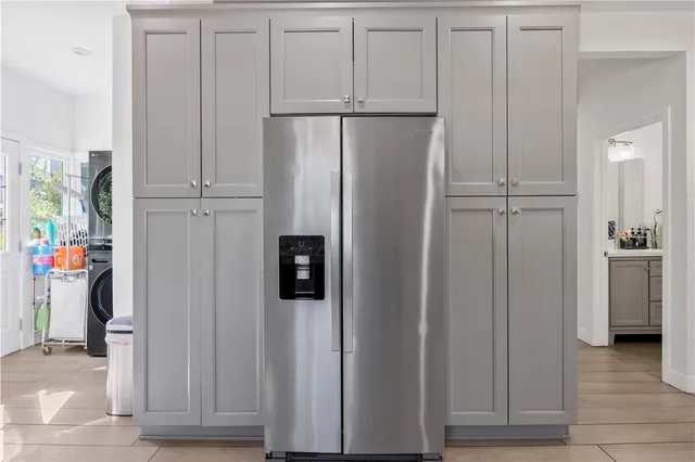 an empty room with closet