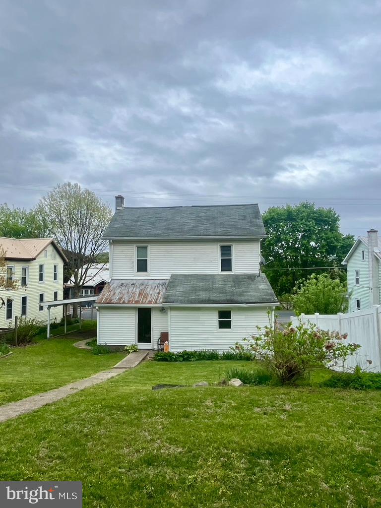 1420 Main Street Port Trevorton, PA 17864 - Photo 5 of 19 front view of a house with a yard