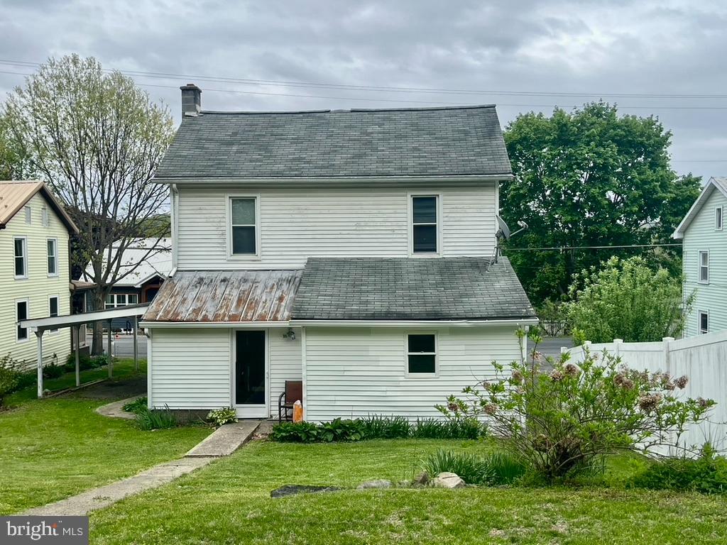1420 Main Street Port Trevorton, PA 17864 - Photo 6 of 19 a front view of house with yard and green space