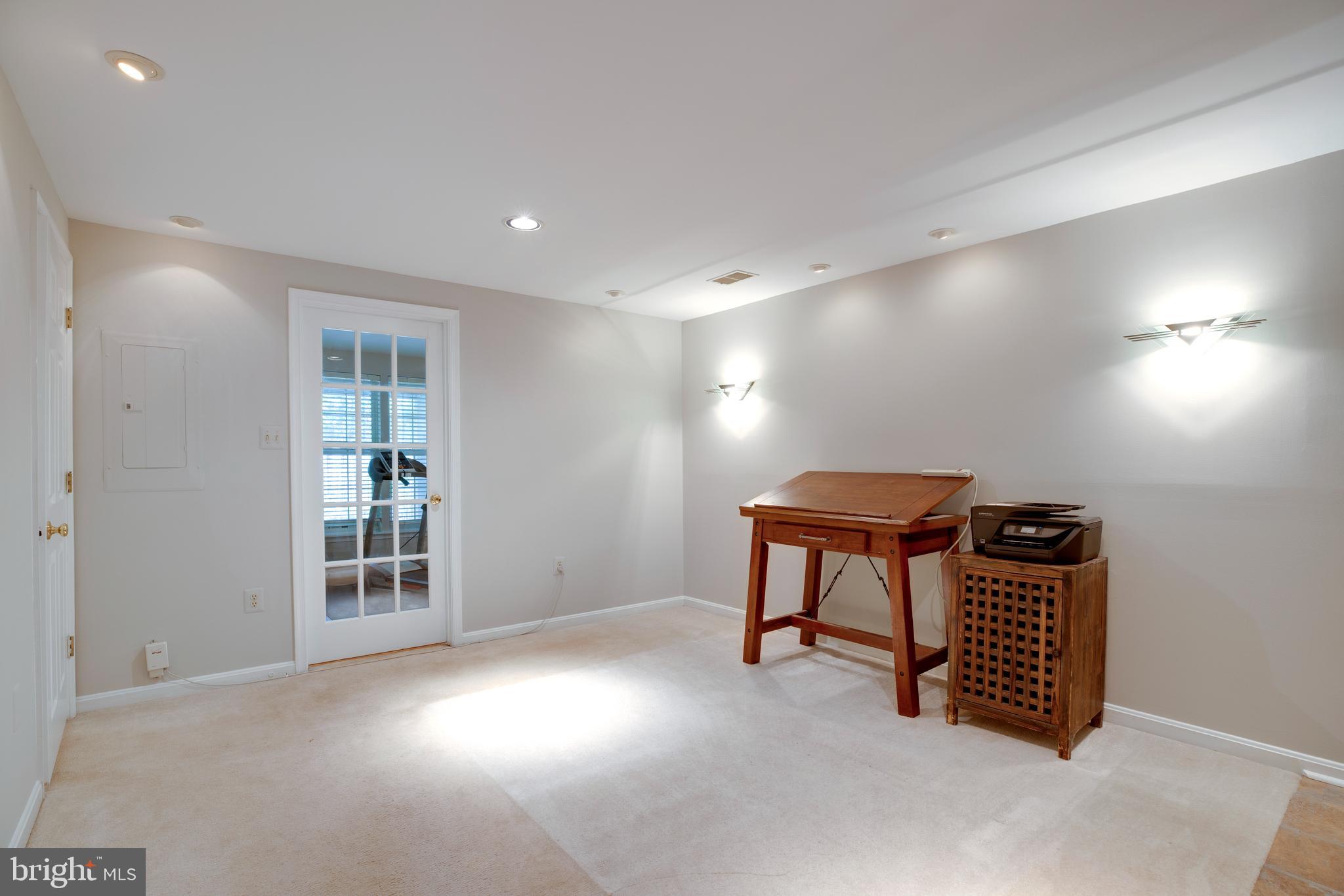 5909 Rinard Drive Centreville, VA 20120 - Photo 20 of 46 a view of workspace with furniture