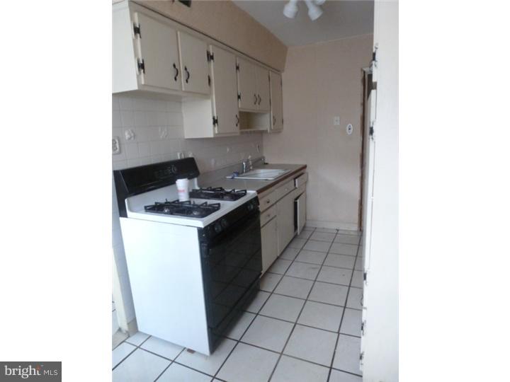 4505 Aberdale Road Philadelphia, PA 19136 - Photo 3 of 7 Kitchen