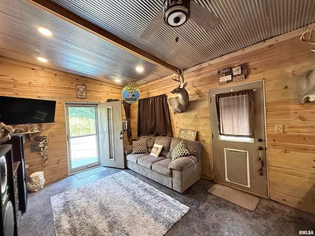 $295,000 | 5435 Hickory Ridge Road, Pomona, IL 62975