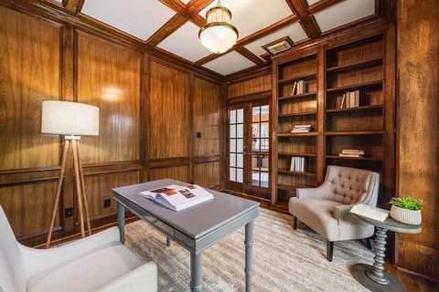 $1,199,000 | 4900 Cedar Street, Bellaire, TX 77401