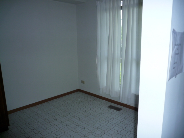 1812 77th Street Naperville, IL 60565 - Photo 6 of 17 a view of a small space