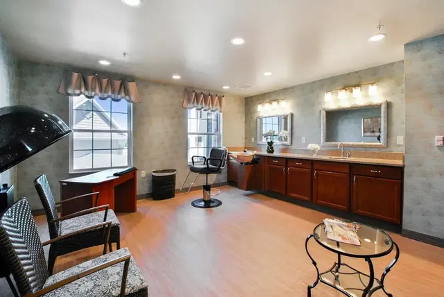 $1,429 | 3215 West Mt Hope Avenue, Lansing, MI 48911