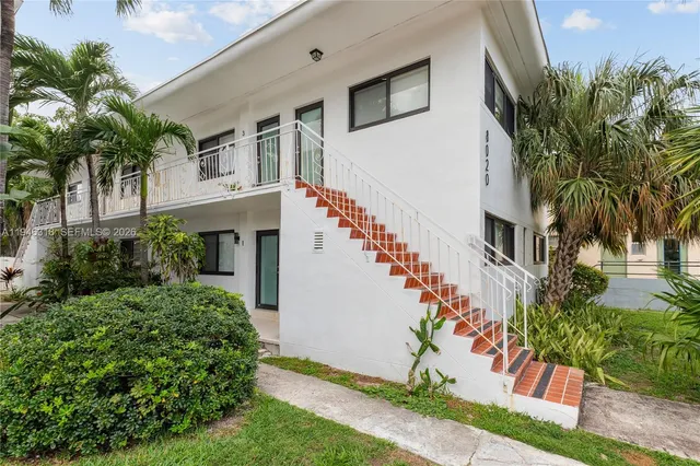 $2,600 | 8020 Crespi Boulevard, Unit 2, Miami Beach, FL 33141