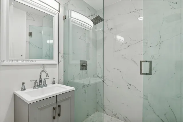 $2,600 | 8020 Crespi Boulevard, Unit 2, Miami Beach, FL 33141