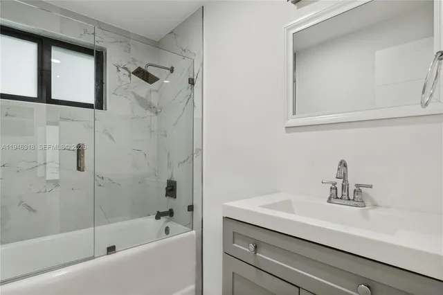 $2,600 | 8020 Crespi Boulevard, Unit 2, Miami Beach, FL 33141