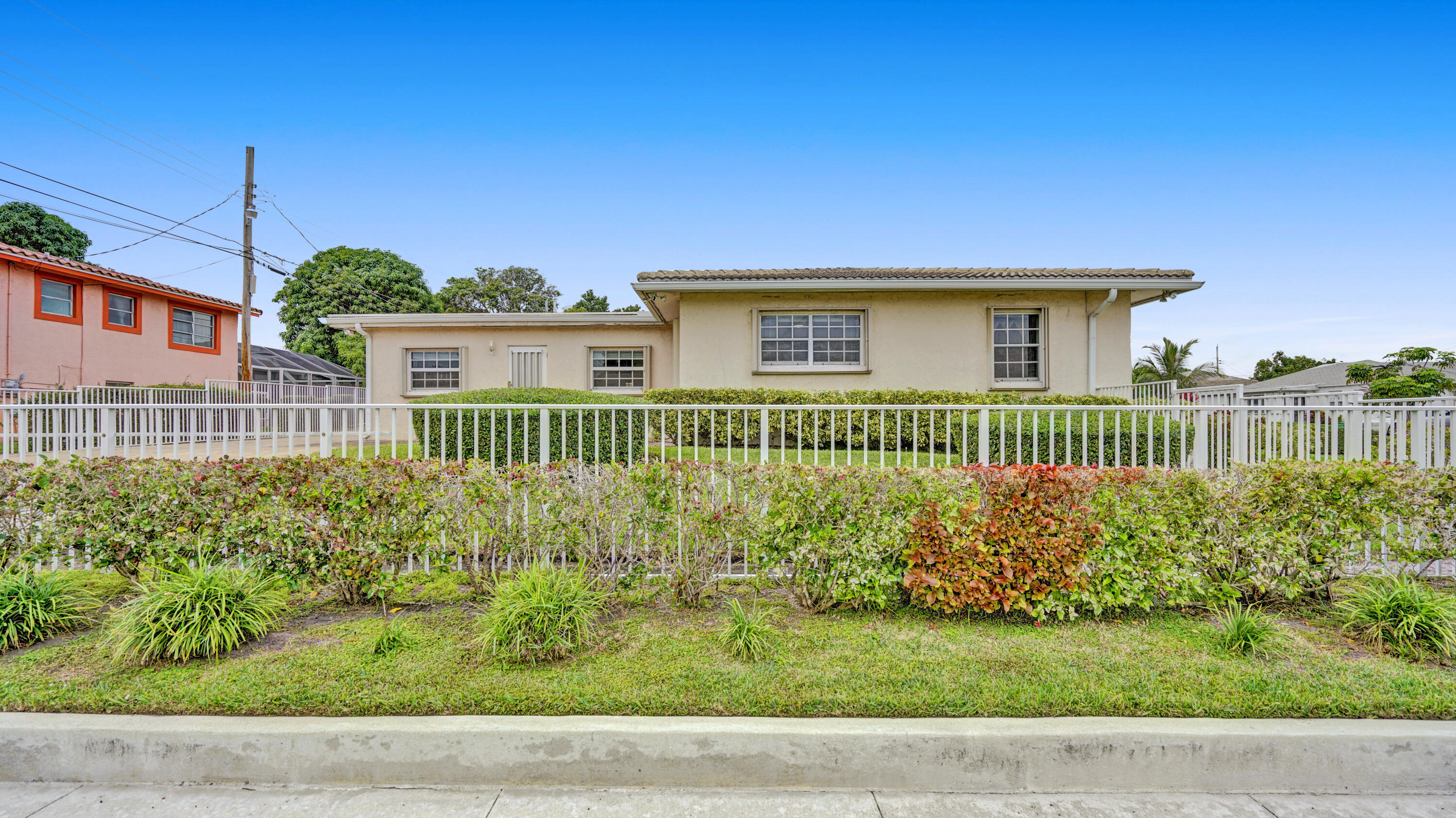 705 West 3rd Street Riviera Beach, FL 33404 - Photo 44 of 53 _DSC5454