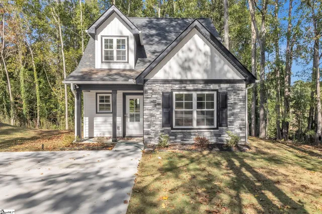 $234,900 | 230 Saluda Street, Belton, SC 29627