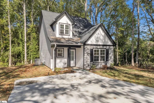 $234,900 | 230 Saluda Street, Belton, SC 29627