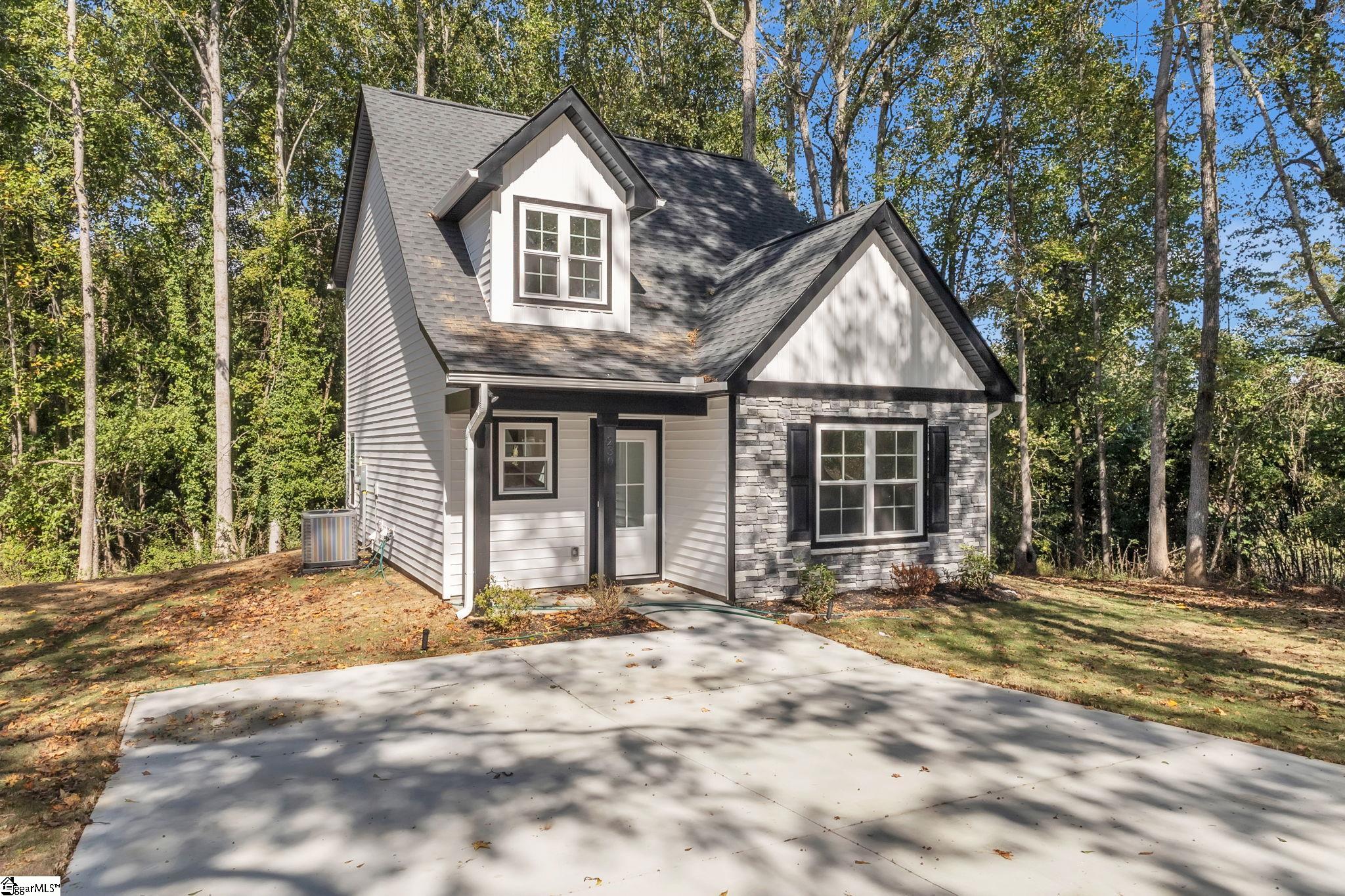 230 Saluda Street Belton, SC 29627 - Photo 3 of 25