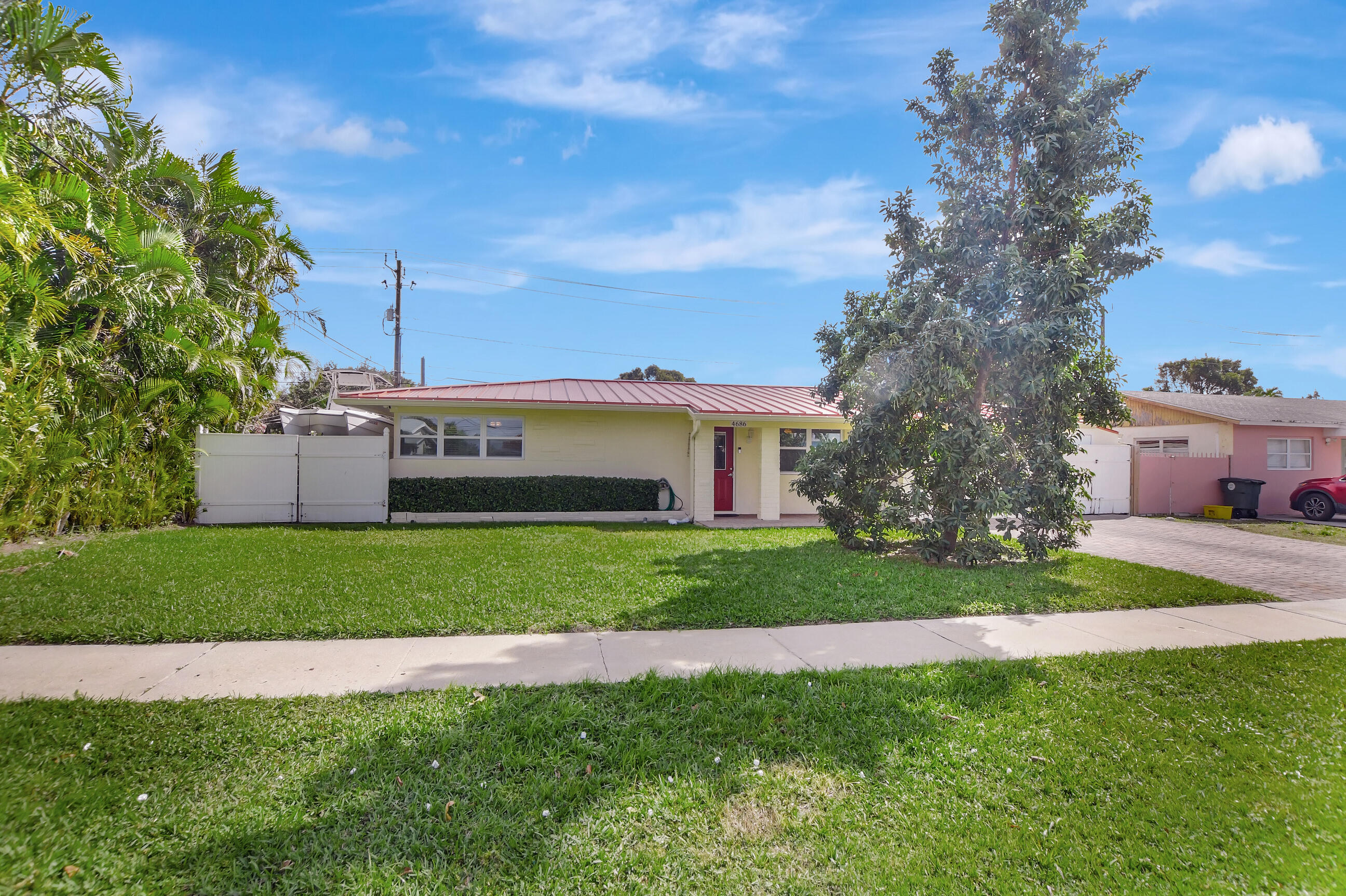 4686 Northwest 2nd Court Boca Raton, FL 33431 - Photo 6 of 48 16_dsc_0504