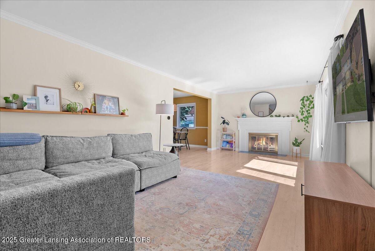 2516 Chatham Road Lansing, MI 48910 - Photo 7 of 40 11-Media Jett - 11
