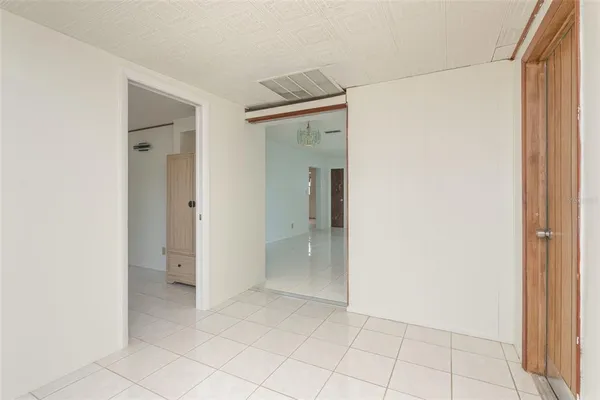 $2,500 | 11343 87th Avenue, Seminole, FL 33772