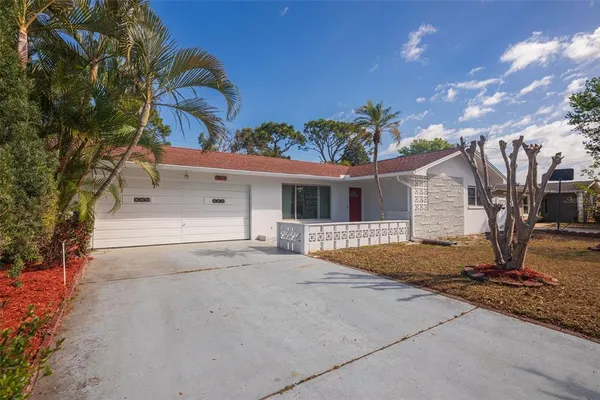 $2,500 | 11343 87th Avenue, Seminole, FL 33772