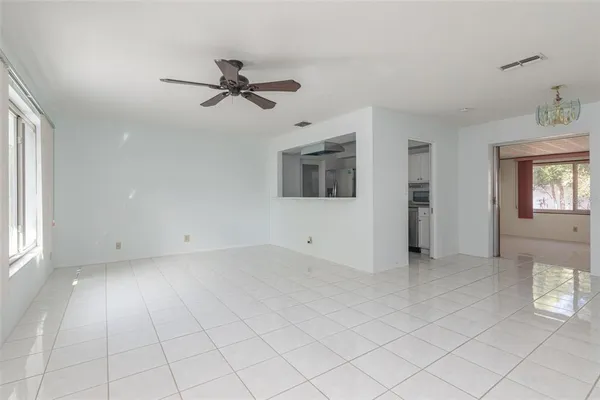 $2,500 | 11343 87th Avenue, Seminole, FL 33772