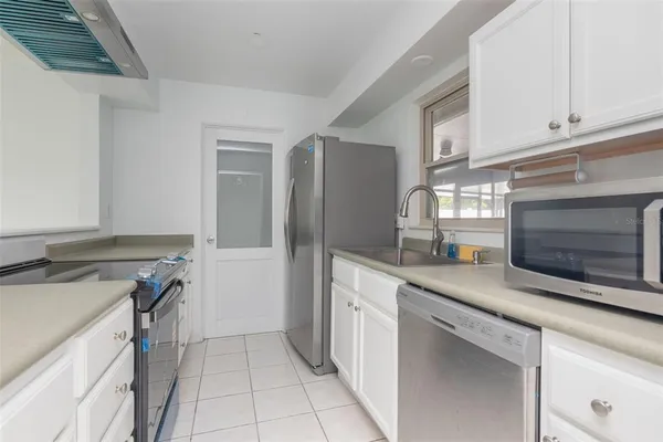 $2,500 | 11343 87th Avenue, Seminole, FL 33772