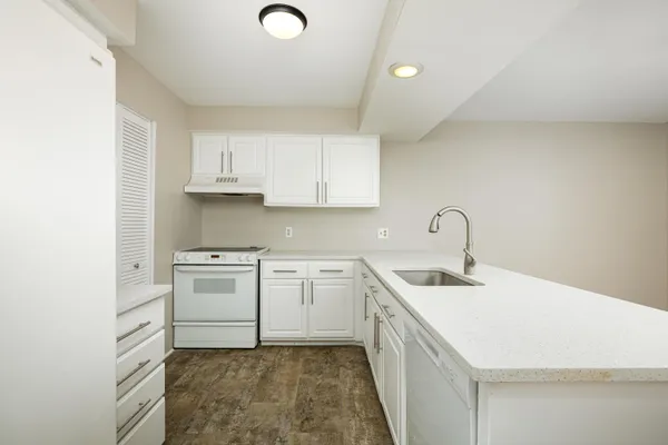 $2,000 | 893 Cliffs Drive, Unit 307A, Ypsilanti, MI 48198