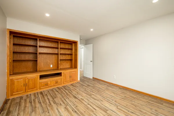 $2,000 | 893 Cliffs Drive, Unit 307A, Ypsilanti, MI 48198