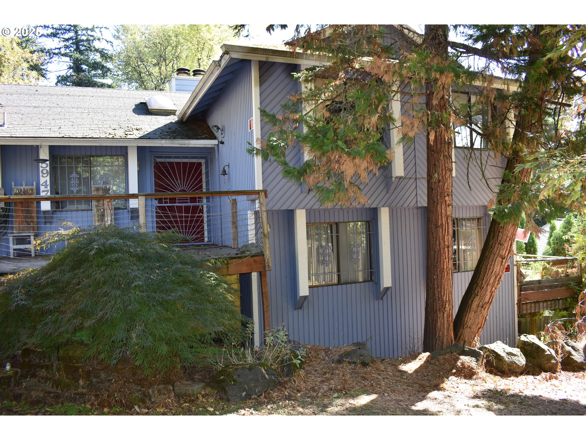 5947 Southwest Alfred Street Portland, OR 97219 - Photo 3 of 18 Gallery Image 3