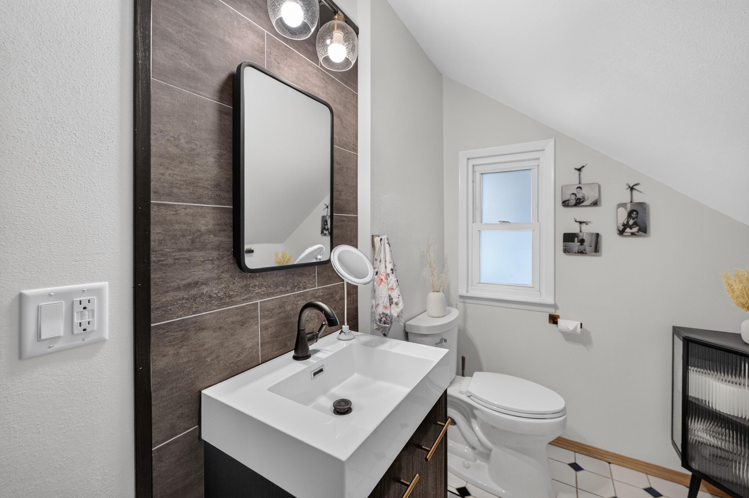 2626 Chamberlain Avenue Madison, WI 53705 - Photo 25 of 36