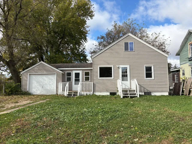 $129,900 | 211 Clinton Street, Austin, MN 55912