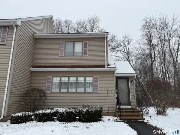 $320,000 | 13 Quail Court, Windsor Locks, CT 06096