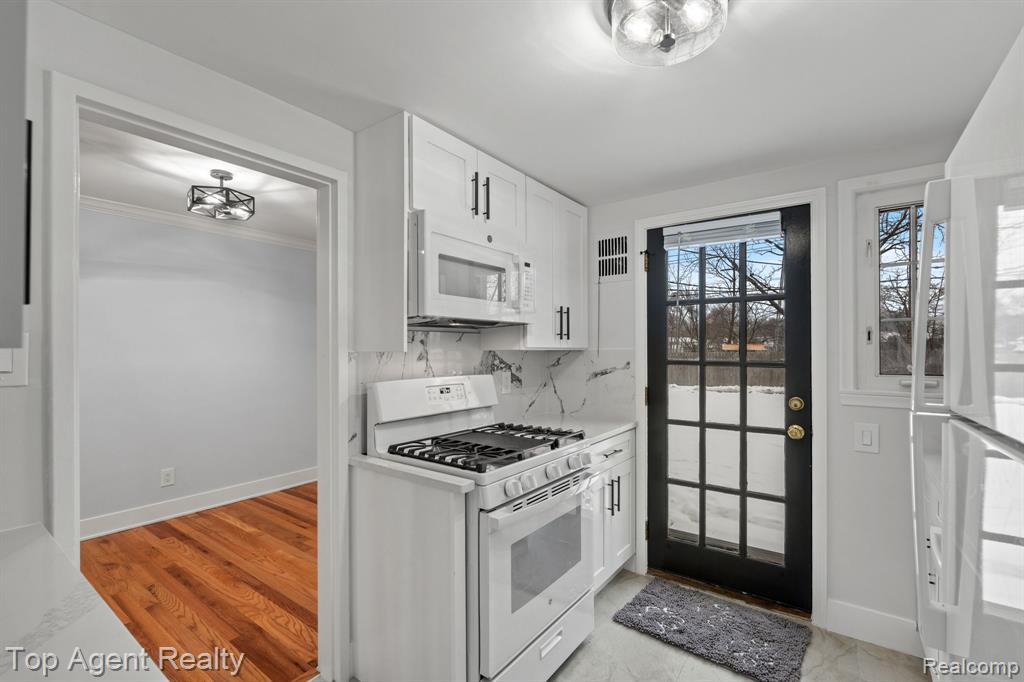 1724 Graefield Road Birmingham, MI 48009 - Photo 8 of 26