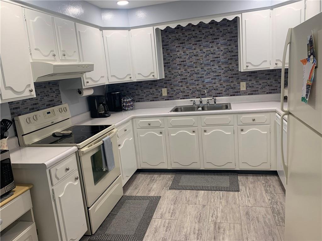 280 Meadowbrook Road Hermitage, PA 16148 - Photo 3 of 16 Gallery Image 3